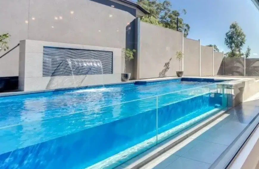 swimmR - We Are Swimming 86 glass swimming pool