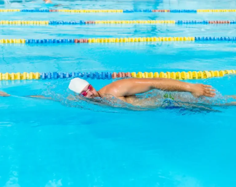 Sidestroke Swimming: Master The Relaxing Swim 2025 1 sidestroke swimming